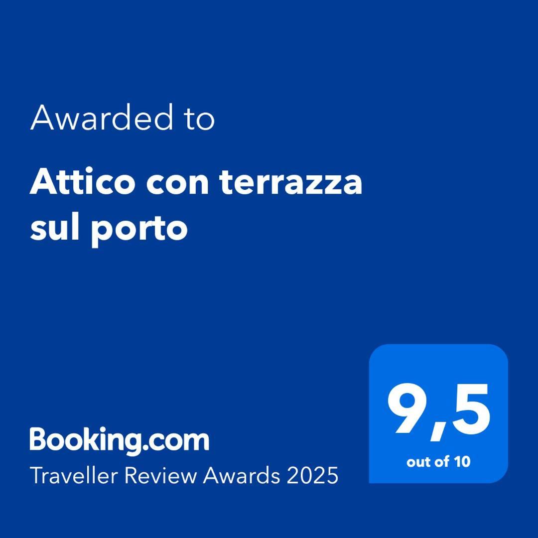 Attico Con Terrazza Sul Porto Apartamento *